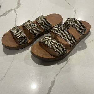 Cushionaire Memory Foam Sandals